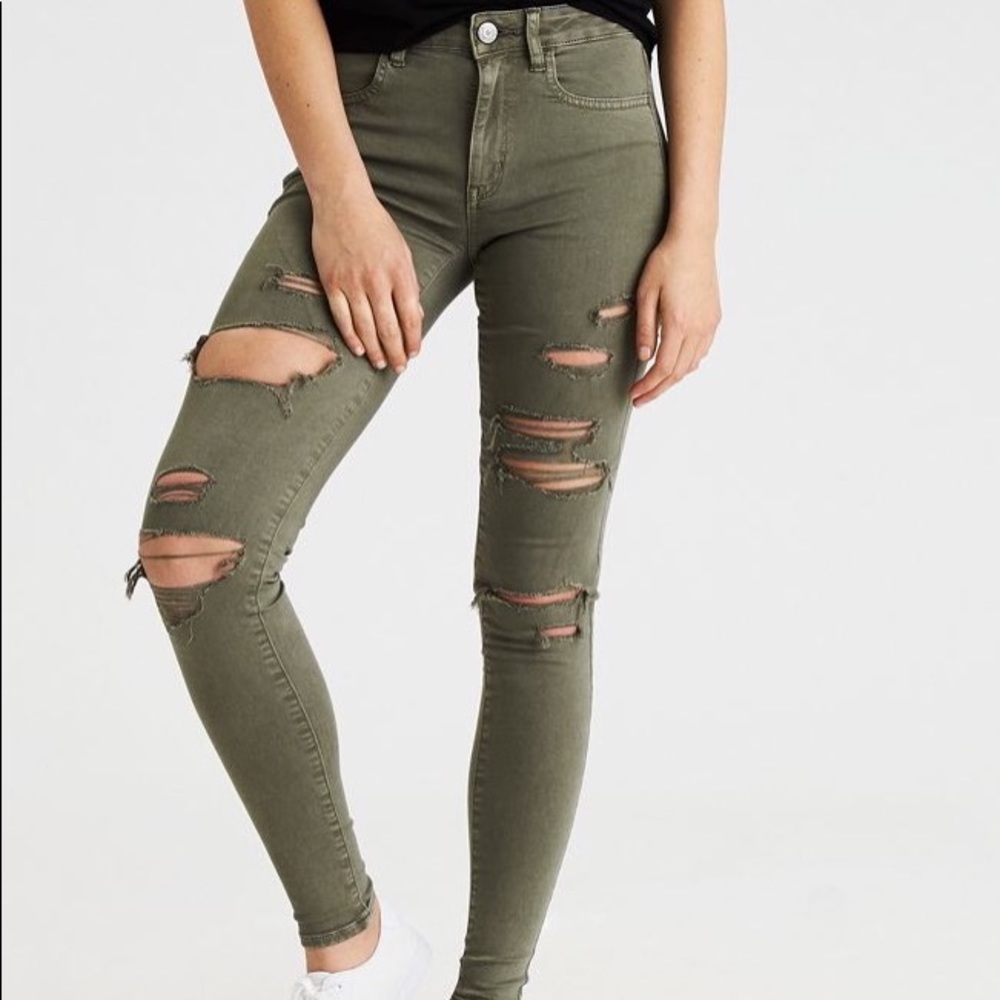 NWOT Olive American Eagle Distressed Jeggings